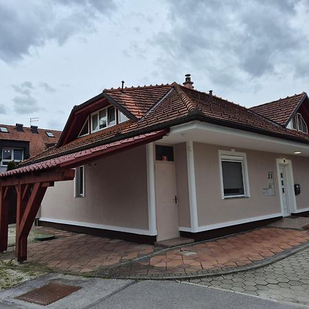 Oddih V Mirnem In Zelenem Okolju Apartman Škofljica Kültér fotó