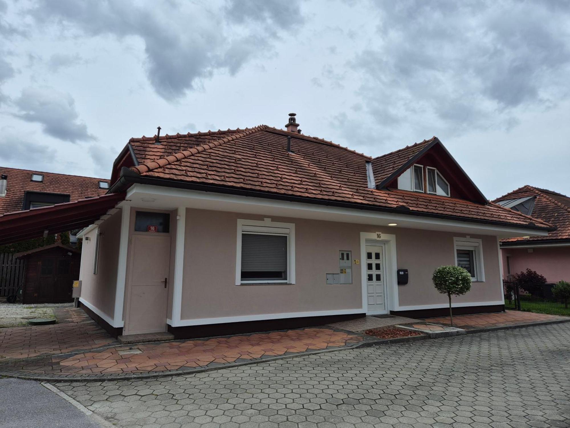 Oddih V Mirnem In Zelenem Okolju Apartman Škofljica Kültér fotó